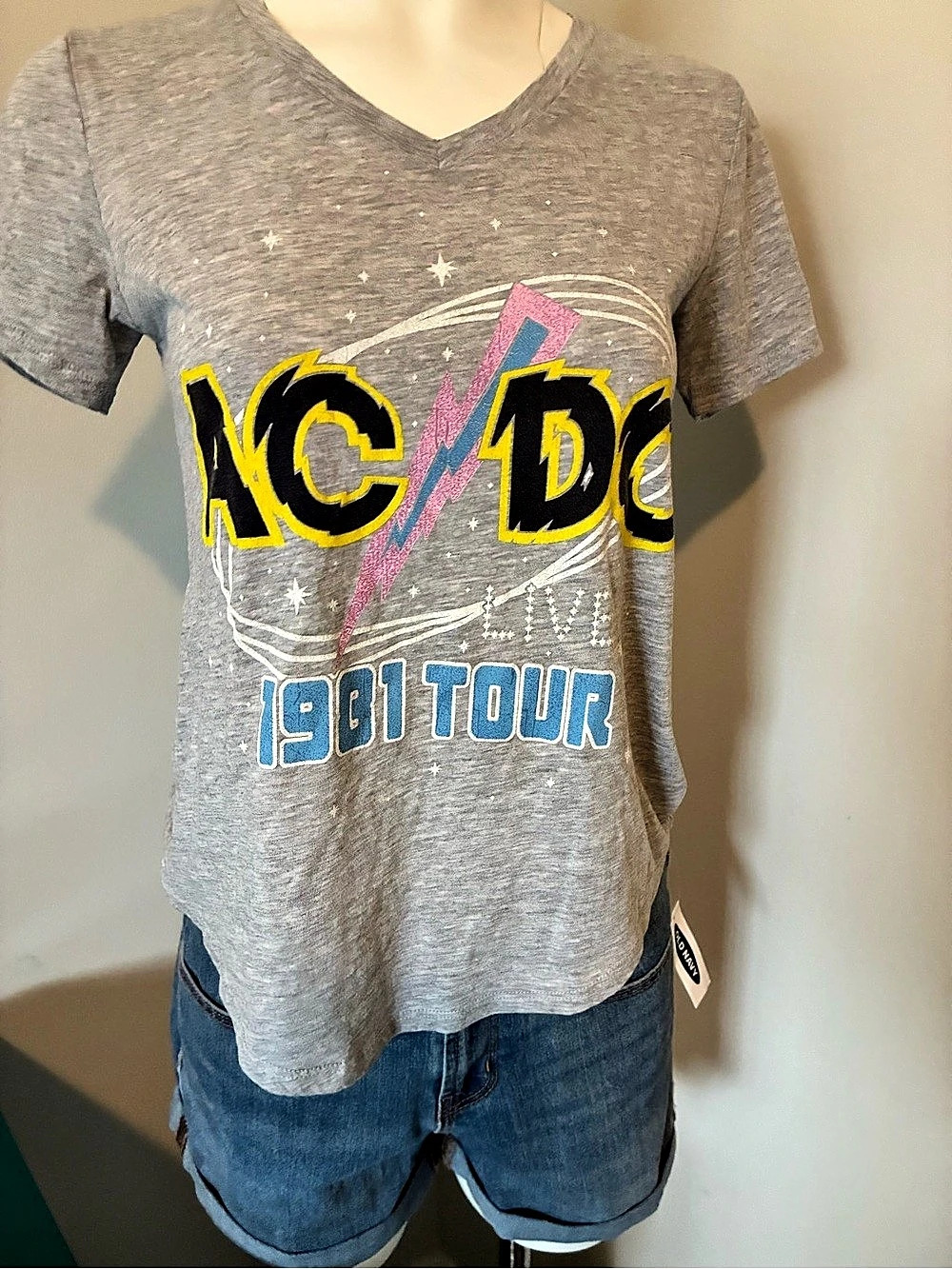 AC/DC 1981 Tour Graphic Short Sleeve Tee in Gray